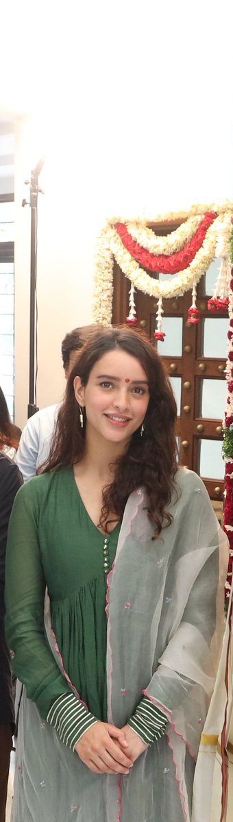 IdeaBeyondWords's tweet photo. Triptii at #Spirit movie 🎥 Pooja Ceremony 📷 

ladies and gentlemen here's the beautiful @TriptiiDimri 

 #TriptiiDimri https://t.co/1Tf0gdSA1Z
