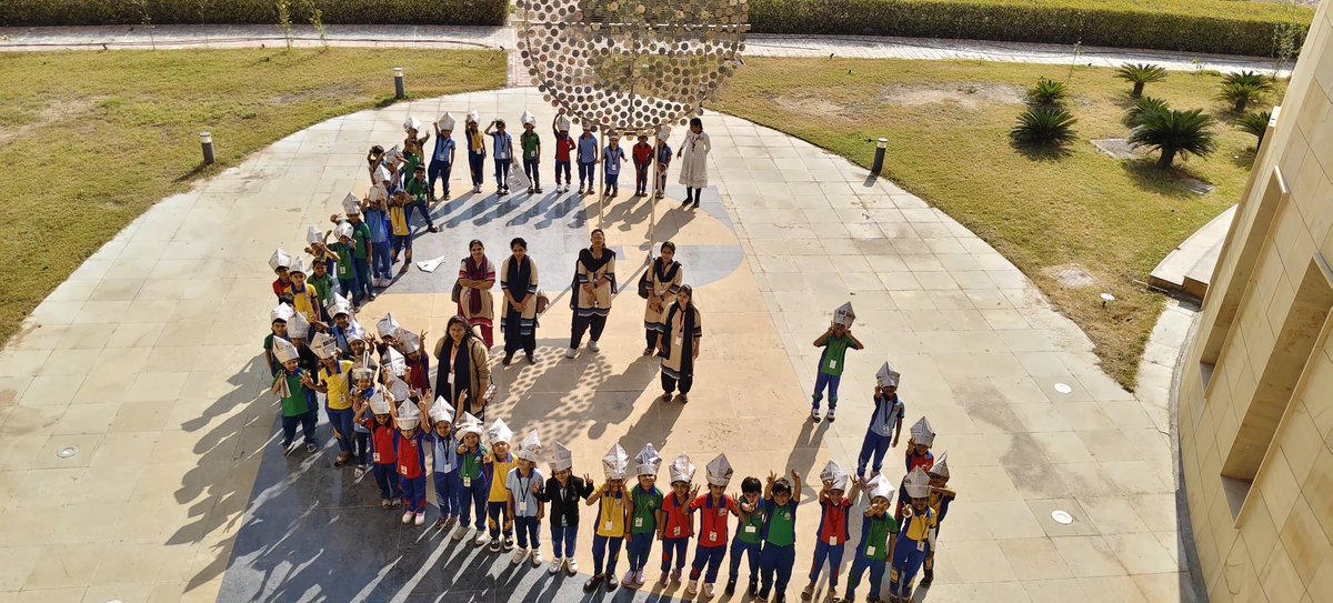 PalanShail's tweet image. #Students @RSCBhuj  exploring the #Fibonacci #sculpture and learning sequence with fun by arranging themselves in the #iconic #pattern on #FibonnaciDay