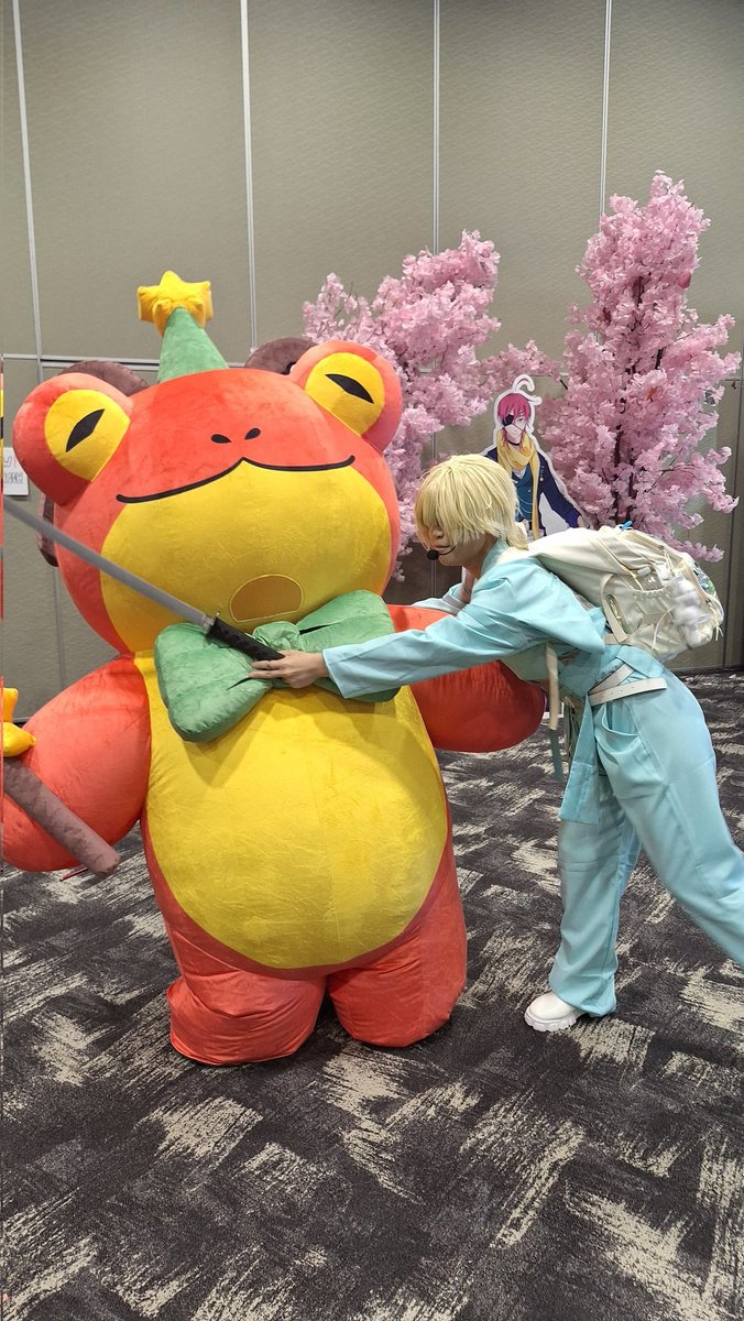 Cosplayed Luka from Alien Stage R7 for #ChiBiSMASH today, may have attacked the mascot while at it...