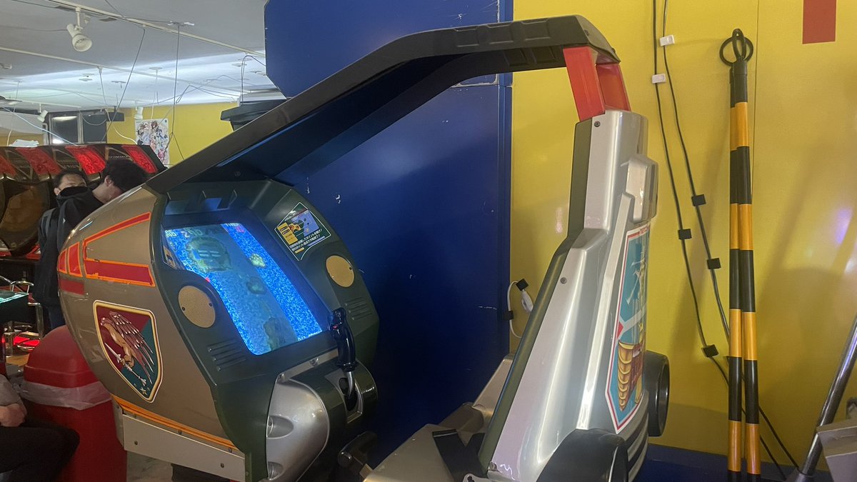 LCDR8bit's tweet image. 『スターブレード』も本日フリープレイ！
とても筐体の状態が良く、振動が容赦ないです！
これこそアーケードで味わえる体感！家じゃ無理だ😅
クリアまで遊ばせてもらいました🙇‍♂️
メタルホークもフリープレイでした✨
#gehaku #ゲ博 #深谷ロボット