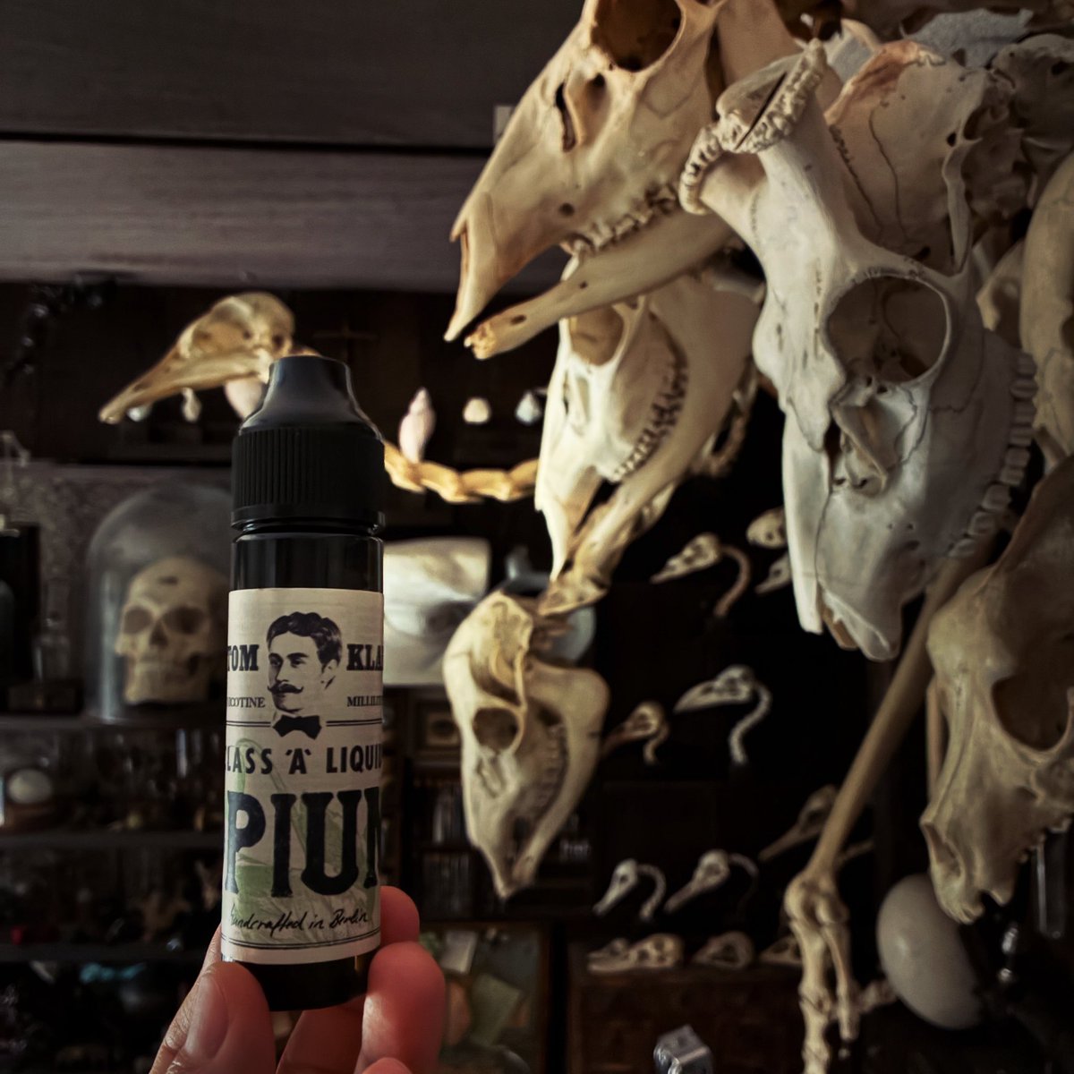 vapemattuxo's tweet image. トムクラークのお膝元、ドイツの皆さんに絶大な支持を得ているリキッドOPIUM。自分も仲良くなりたい。と願いつつまだ仲良くなれてない。

#tomklarksliquid #japanesevaper #handcheck