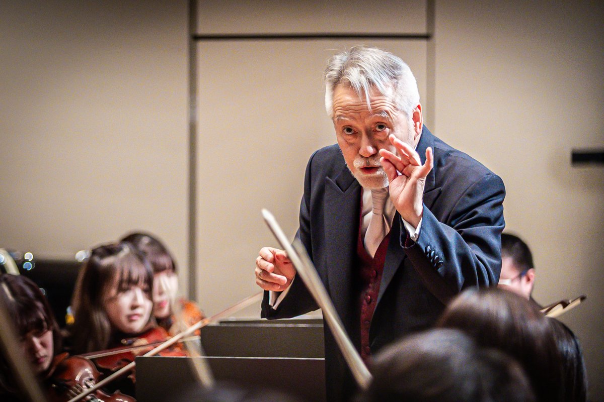 おかげさまで、第18回定期演奏会が無事終演しました。ご来場誠にありがとうございました。マエストロのプレトークに始まり、ハイドンでは軍楽隊の活躍、ベートーヴェン「英雄」ではオーケストラが一体となって堂々のフィナーレを築き上げました！
次回オケアカは、1/25（日）室内楽、近日発表します。