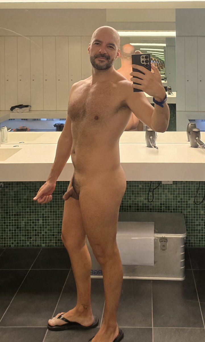 Domingo de gym y sauna 💪🏽♨️
#malenudist #malenudist