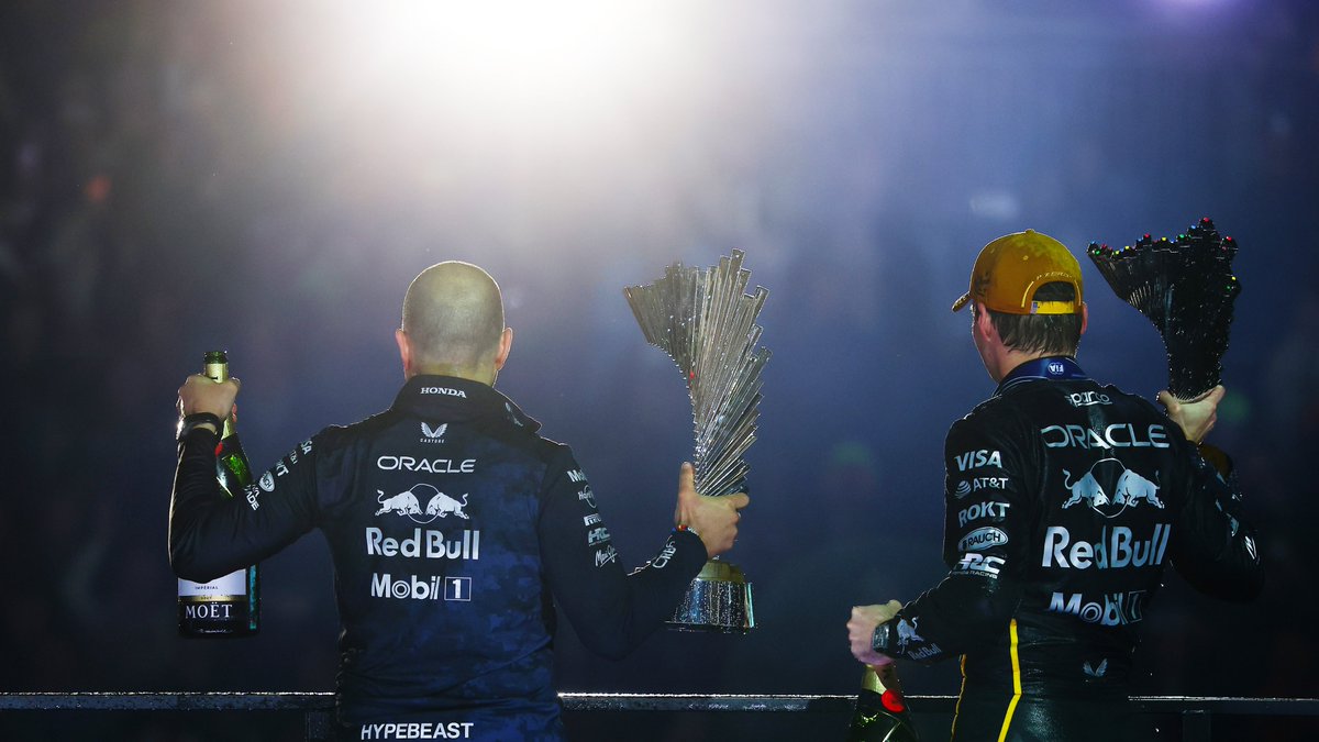 This duo knows how to make a moment 💪

#F1 || #LasVegasGP 🇺🇸