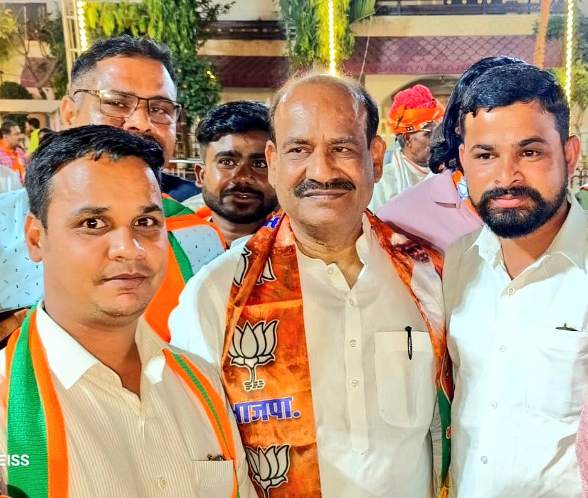 BadalSahu028's tweet photo. लोकसभा के माननीय अध्यक्ष एवं कोटा-बूंदी लोकसभा क्षेत्र से भाजपा सांसद आदरणीय भाई साहब श्री @ombirlakota जी को जन्मदिवस की हार्दिक बधाई एवं शुभकामनाएँ। https://t.co/eJcSTZfqv7