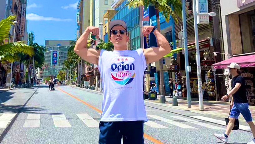 Yume_kanaeruwai's tweet image. 【本気の熱狂自己紹介】

Xに本腰を入れて約1ヶ月半。
お陰様でフォロワー1,000人を
突破しました。
だからこそ、改めて本気の熱狂自己紹介をさせてください。それではいきます。

◆名前：ゴリラ竹中
◆年齢：32歳
◆家族：最愛の妻と、最愛の娘2人…