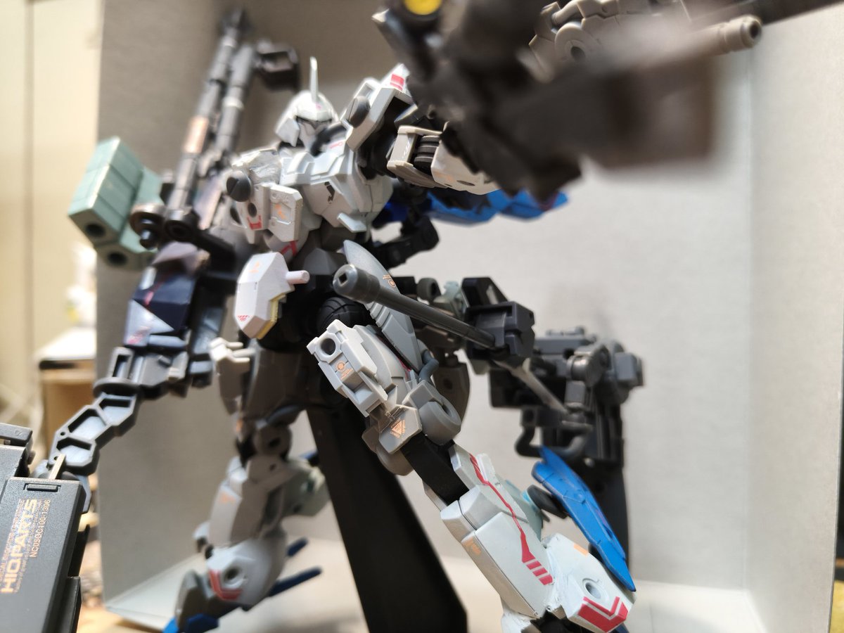 KoalaBurning's tweet photo. bEXM-20（白鯊）
#30MM
是bEXM-21問世前的參考原型機之一(bEXM-21同時參考了白鯊和eEXM-17),白鯊的設計是為了測試新型推進引擎和對艦用兵器。
題外話:白鯊的對艦用兵器上因額外搭載了危禁武器倒至在記載資料上僅有對性能的描述。
記載資料: 
好快，好爽XX射了，手感好好 https://t.co/VvEnOjfNNS
