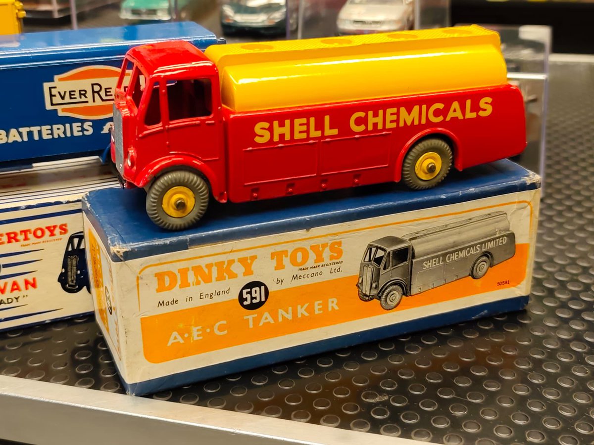 cars_tiny's tweet image. APERTO! Si inizia con questi meravigliosi Camion Dinky Supertoys nuovi in scatola! #tinycars #dinkytoys #models #scalemodel #modellismo #vintage #modellini