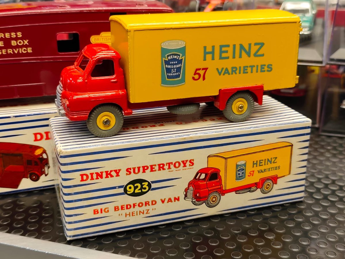 cars_tiny's tweet image. APERTO! Si inizia con questi meravigliosi Camion Dinky Supertoys nuovi in scatola! #tinycars #dinkytoys #models #scalemodel #modellismo #vintage #modellini