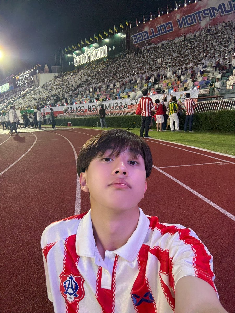 Chapchampp's tweet image. รู้ว่าเธอไม่สนใจฉัน