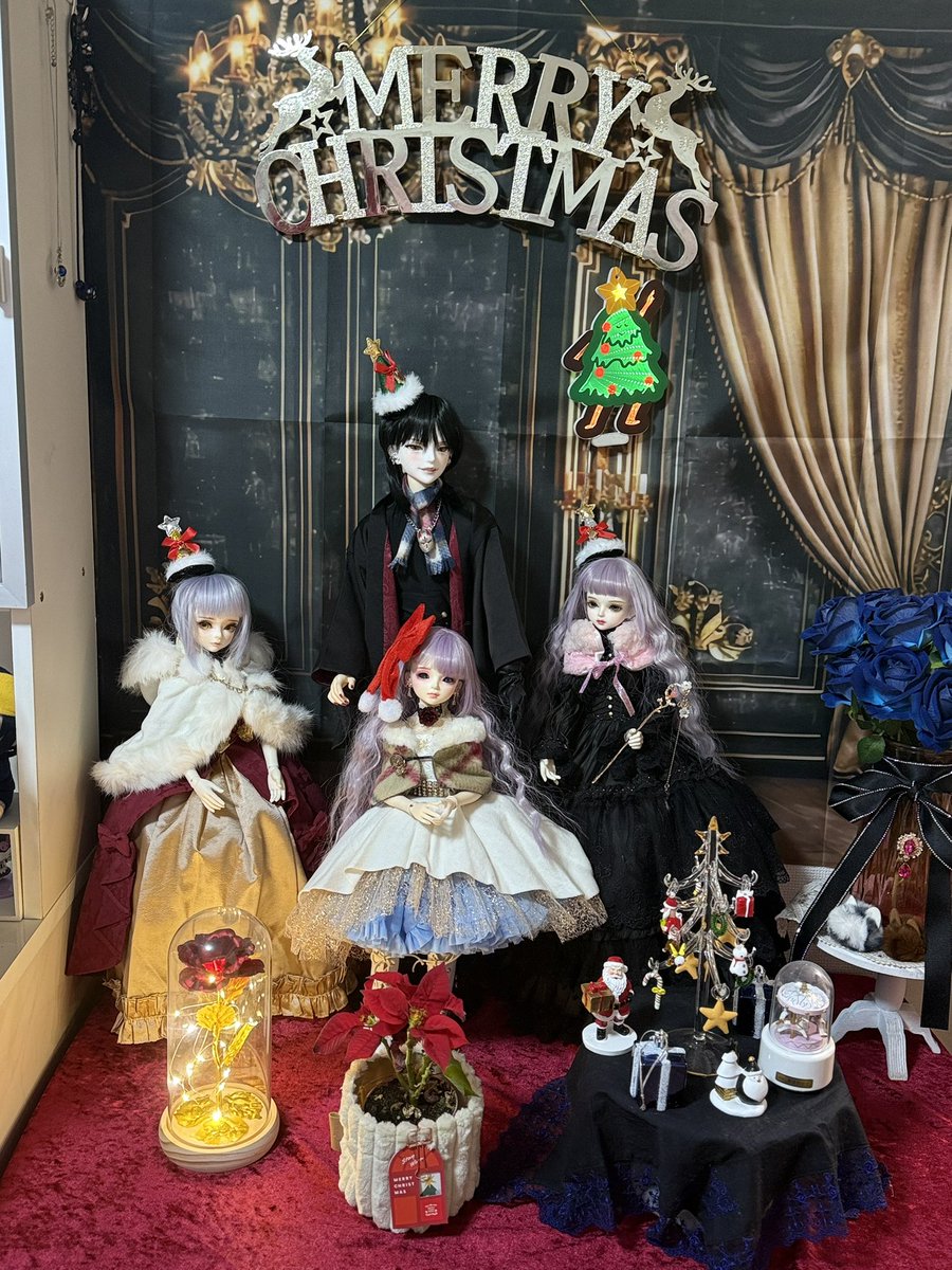 mikotoron's tweet photo. 初めてのクリスマスを迎えるのでままん張り切ってるよー❣️
DAISOとSeriaハシゴしてきました🚗³₃
やっぱり咲兎のボディ買ってあげたい💦
#うちのこかわいい
#Myoudoll
#Delia
#鸭师傅
#Ringdoll
#AsleepEidolon
#Elfinstore https://t.co/9QzMam401v