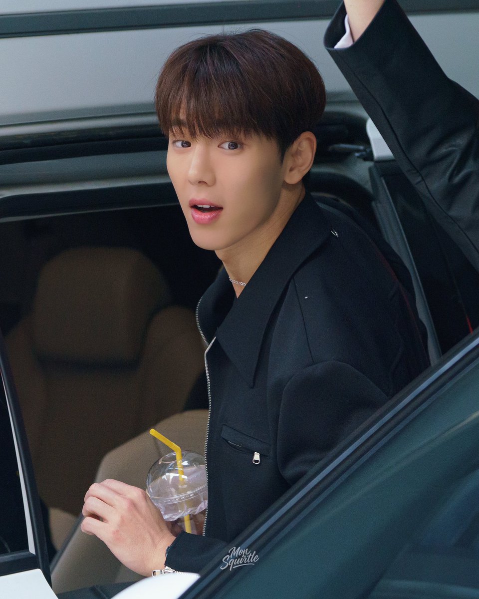 mon_squirtle's tweet image. 251123 위드뮤 퇴근길 #셔누