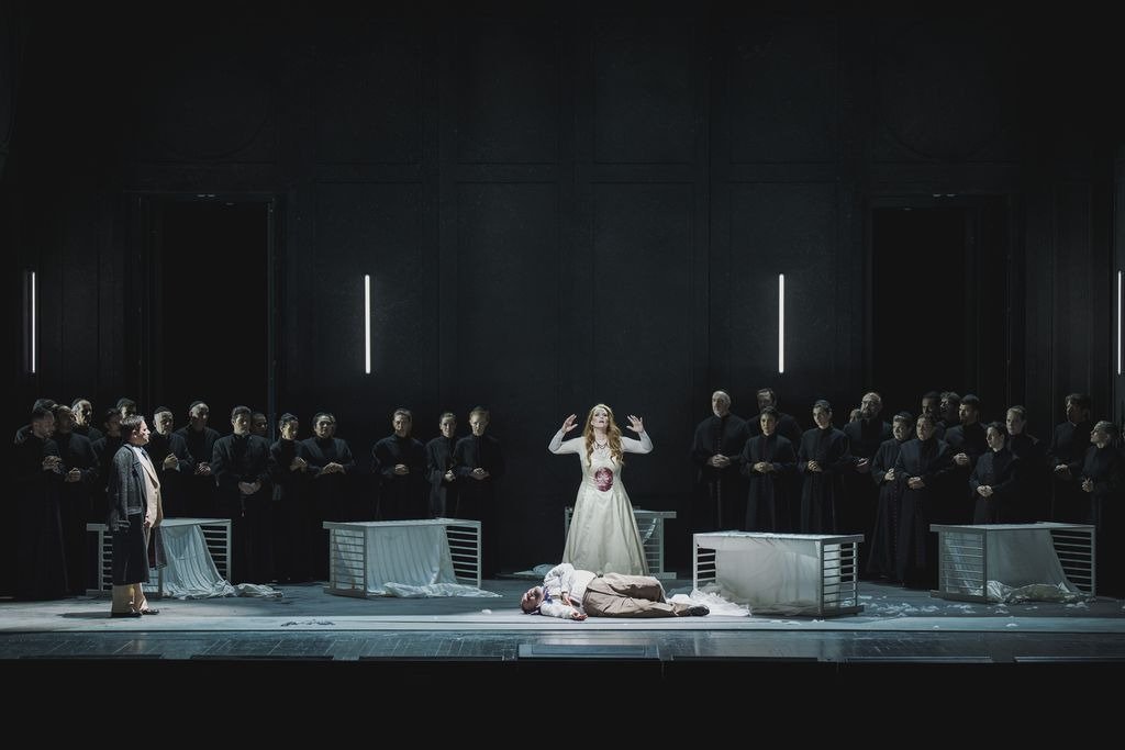 OperaLibera's tweet image. Donna Lucrezia ferita e spietata:
@Soprano_JPratt riporta a Firenze Lucrezia Borgia di #Donizetti. Sul podio #GiampaoloBisanti, regia di #AndreaBernard

operalibera.net/wp/2025/11/11/…