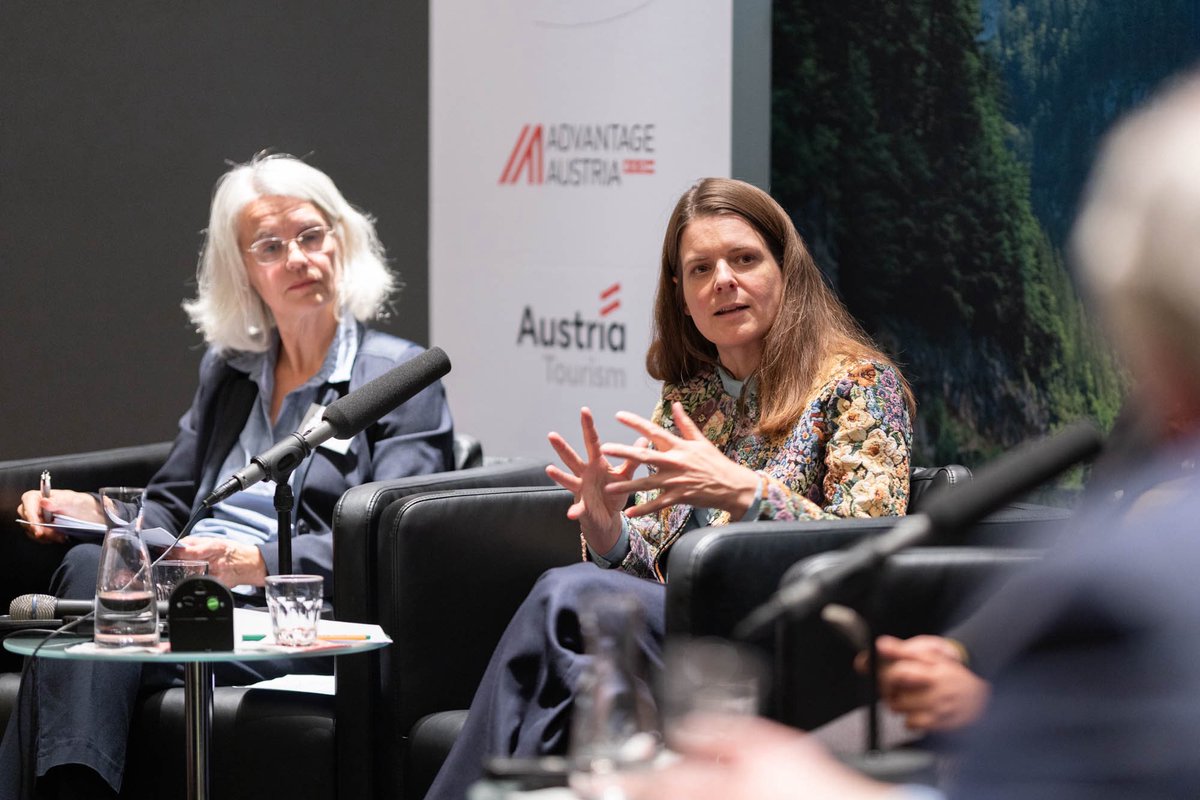 #Throwback: Beim Parlamentarischen Abend des Bundesverbands der Deutschen Binnenschifffahrt e.V. (#BDB) in der 🇦🇹 Botschaft Berlin standen u.a.#Binnenschifffahrt, klimafreundlicher #Güterverkehr und die Bedeutung der #Donau im Mittelpunkt. 🚢
📸BDB/Weiler
#ÖsterreichinBerlin
