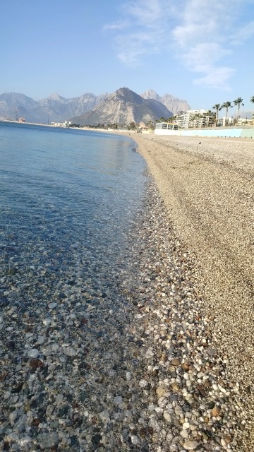 #tjktvyariszamani
Antalya Konyaaltı çok güzel hava Deniz yaz gibi sahil insan çok buğu 
Hilal Hanım yorumcular kucak dolusu sevgiler yarışzamani ekip iyki varlar🧿🧿💸