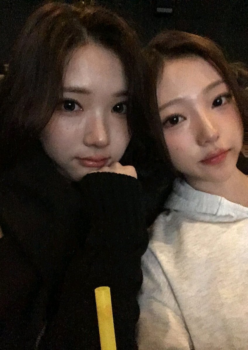 Byeo_ri2's tweet image. 251123 위버스 포스트 #지우 

🍿🎥⭐️💕