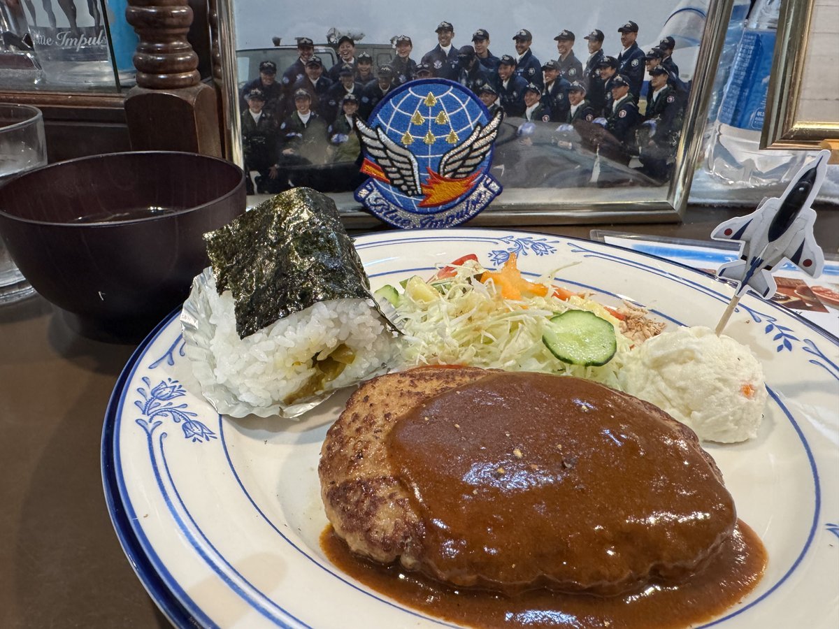 A6O6d's tweet photo. 今日は知立にあるCafeBlueの3周年イベントに行ってきました！
沢山色んなお話が出来て楽しかったです😊
オープン3周年おめでとうございます🎉🐬
 #CafeBlue #カフェブルー https://t.co/fKv0uqBzG2