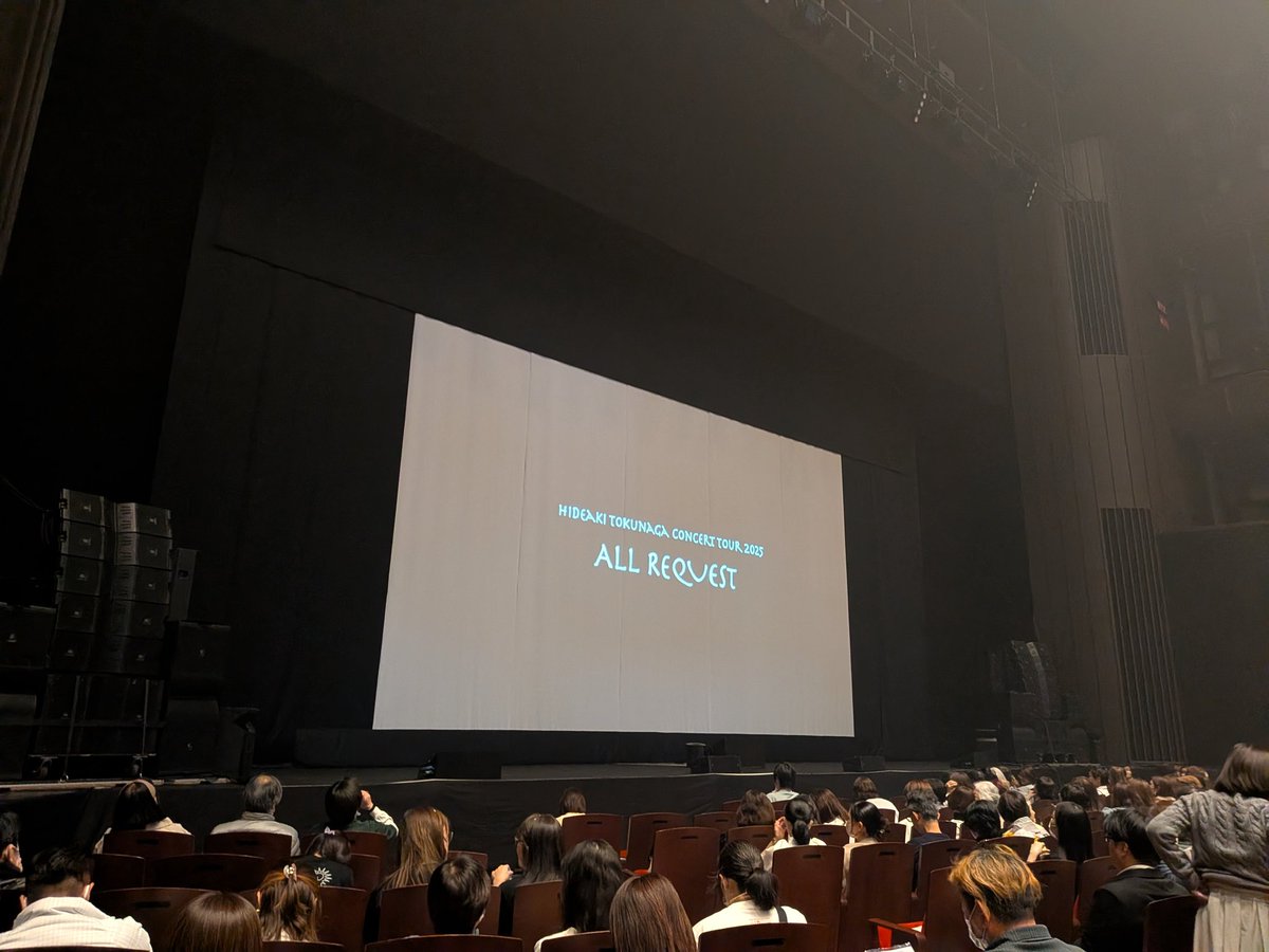 JkqEr9KL6D6iNpI's tweet image. 徳永さんのALLREQUESTツアー2日目終了しました！オリジナルは勿論Vocalistからも歌声素晴らしく感泣😭❣️アップナンバーで徳永さんの『カモン！』聞けた！関西弁は少し
MCでは堺の町を歩いた話しの続きから『路面電車にも乗りました』リクエスト曲は
＃徳永英明
#ALLREQUEST
#フェニーチェ堺2日目