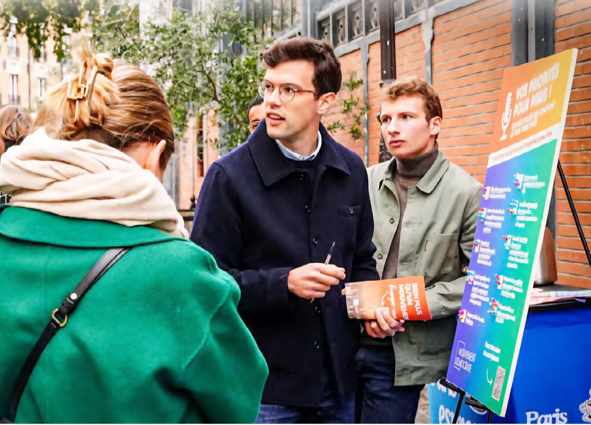 MoDem75013's tweet image. Issu de rencontres sur les marchés avec les Parisiens, de débats avec les associations et 120 experts, du travail de 17 groupes de réflexion et de l&apos;expérience de nos élus, le programme du @MoDem_Paris propose une vision pour les municipales.
En ligne : urlr.me/VkzMqt