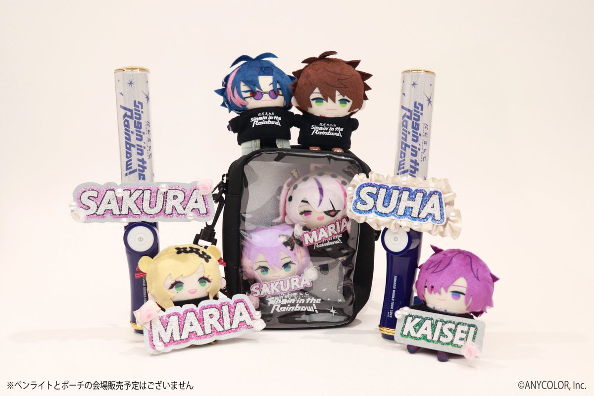 NIJISANJI_World's tweet image. ／
＃NIJISANJIWORLDTOUR2025 Seoul Stage
Cheering Goods🌈
＼

Name logos designed specially by @Seffyna2434 for the Seoul Stage!
Use them to cheer on your favorite Liver during the show🫶

🔹Seoul Stage Special Site
nijisanji.jp/events/nijisan…

#SitRソウル