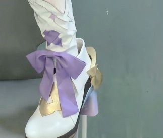 Elysia_cxx's tweet image. 冬天想脱单的人可以看看我啊，点我头像点私信，然后说cp滴滴，有概率获得&quot;我也喜欢你啊宝宝&quot;或者&quot;草尼马&quot;
人律爱莉这鞋子是真的好看啊，有懂得吗
#爱莉希雅 #ELYSIA #cosplay
#人之律者