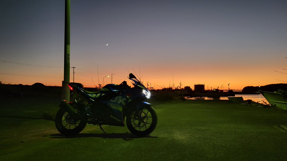 72t_u's tweet image. 5000年ぶりにバイク乗った