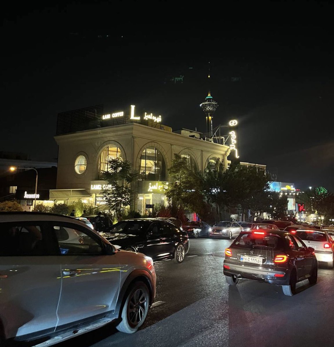 از این‌ور برج میلاد به اون‌ور برج میلاد،من اومدم🕊️