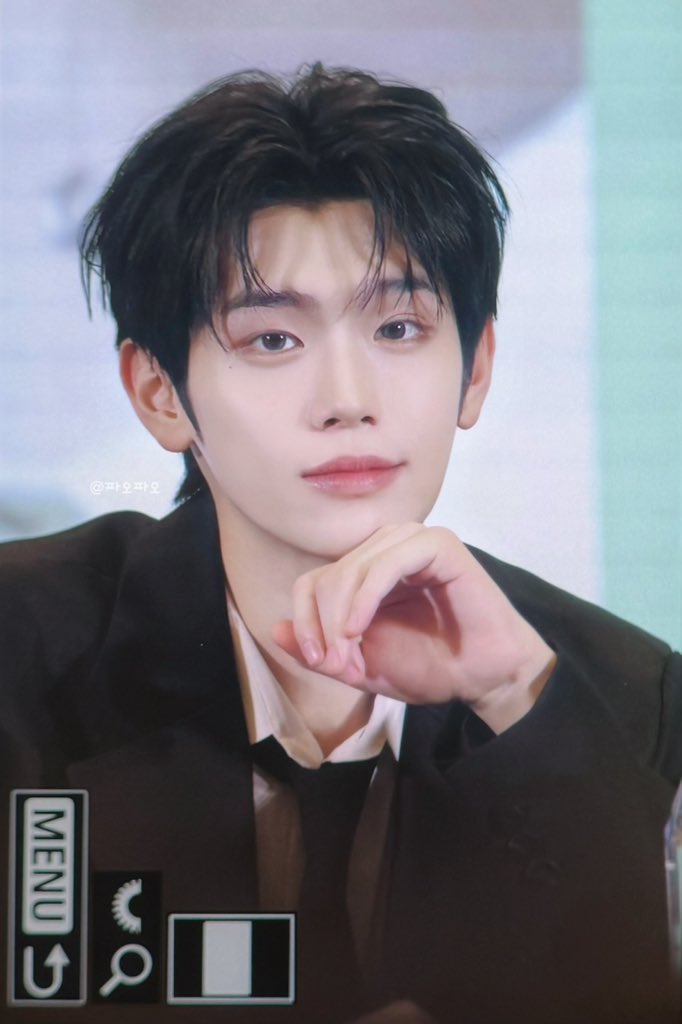 this giving tael the flirtatious top academic student whose hobby is to ragebait geon the cold and emotionless basketball team captain