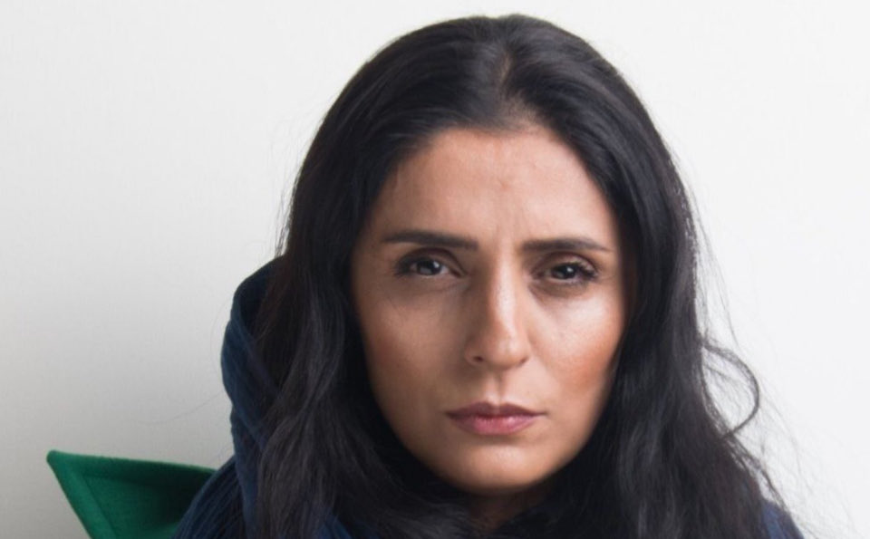 #پریا_مرندیز #هنرمند_بهائی روز شنبه ۱آذر برای تحمل حبس به زندان اوین منتقل شد او به سه سال زندان محکوم شده که ۲ سال آن قابل اجرا است دادگاه ۱۸ماه از حبس او را به مدت ۵ سال تعلیق کرد پریا در چند فیلم و تئاتر نقش آفرینی کرده است
#بهائی_بودن_جرم_نیست #زنان_زندانی 
#زندانی_عقیدتی