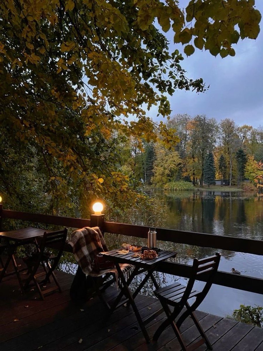 muhabbetin aktığı biriyle saatlerce oturmalık