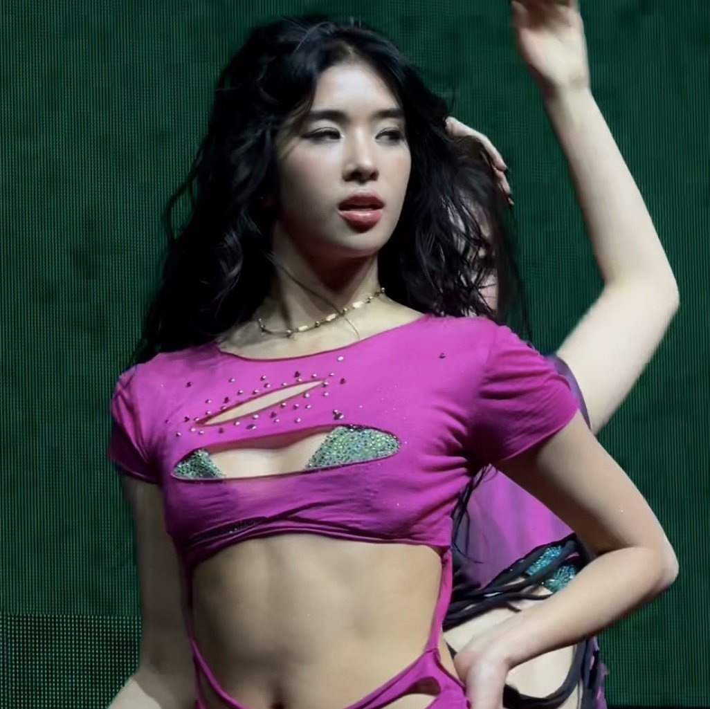 loveforsophiaaa's tweet image. cute as hell                       WHAT THE HELL