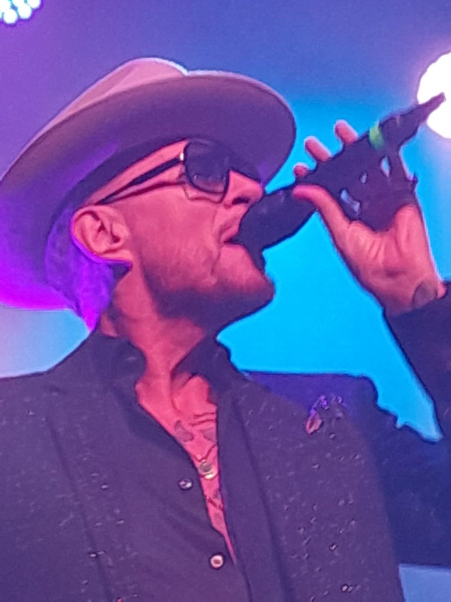 twinkle lights 🇬🇧😇😇😇🏴󠁧󠁢󠁥󠁮󠁧󠁿 tweet media