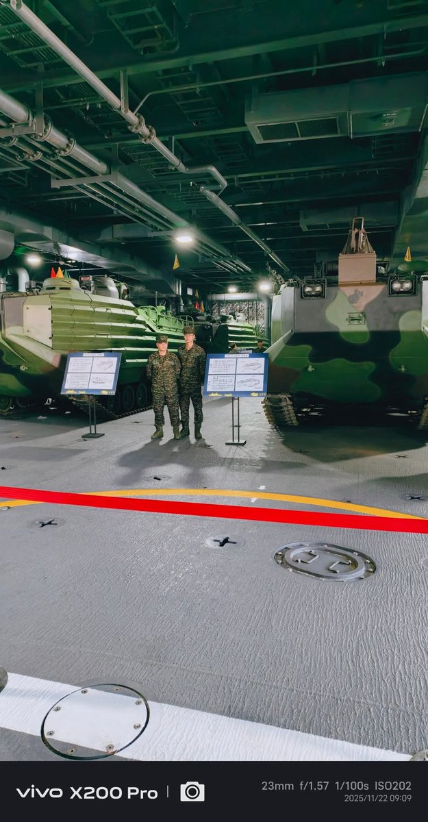 StraitObserver's tweet image. Very nice photos of the LPD Yushan (1401) ROCN ship dock.
📸 Facebook 海軍艦隊風雲