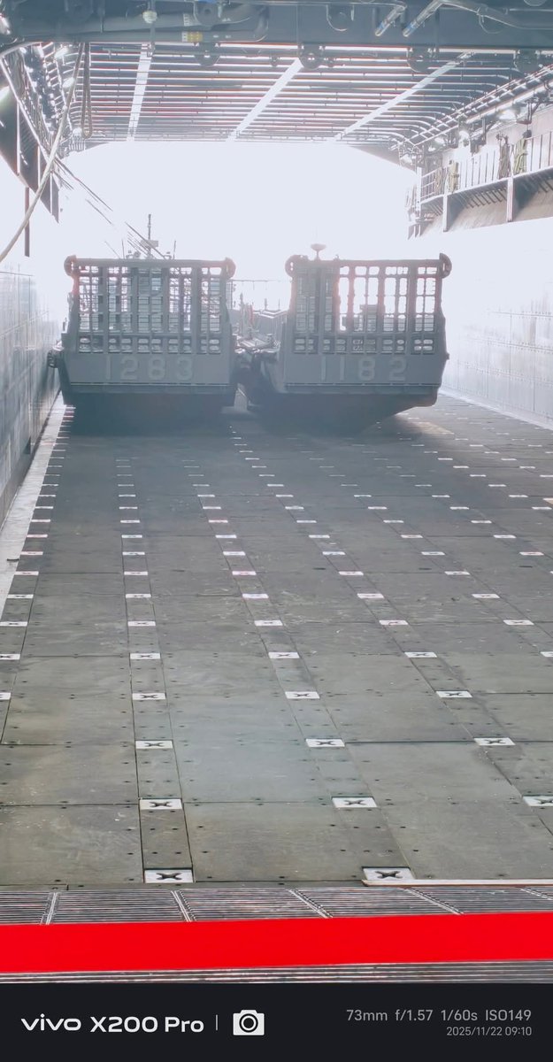 StraitObserver's tweet image. Very nice photos of the LPD Yushan (1401) ROCN ship dock.
📸 Facebook 海軍艦隊風雲