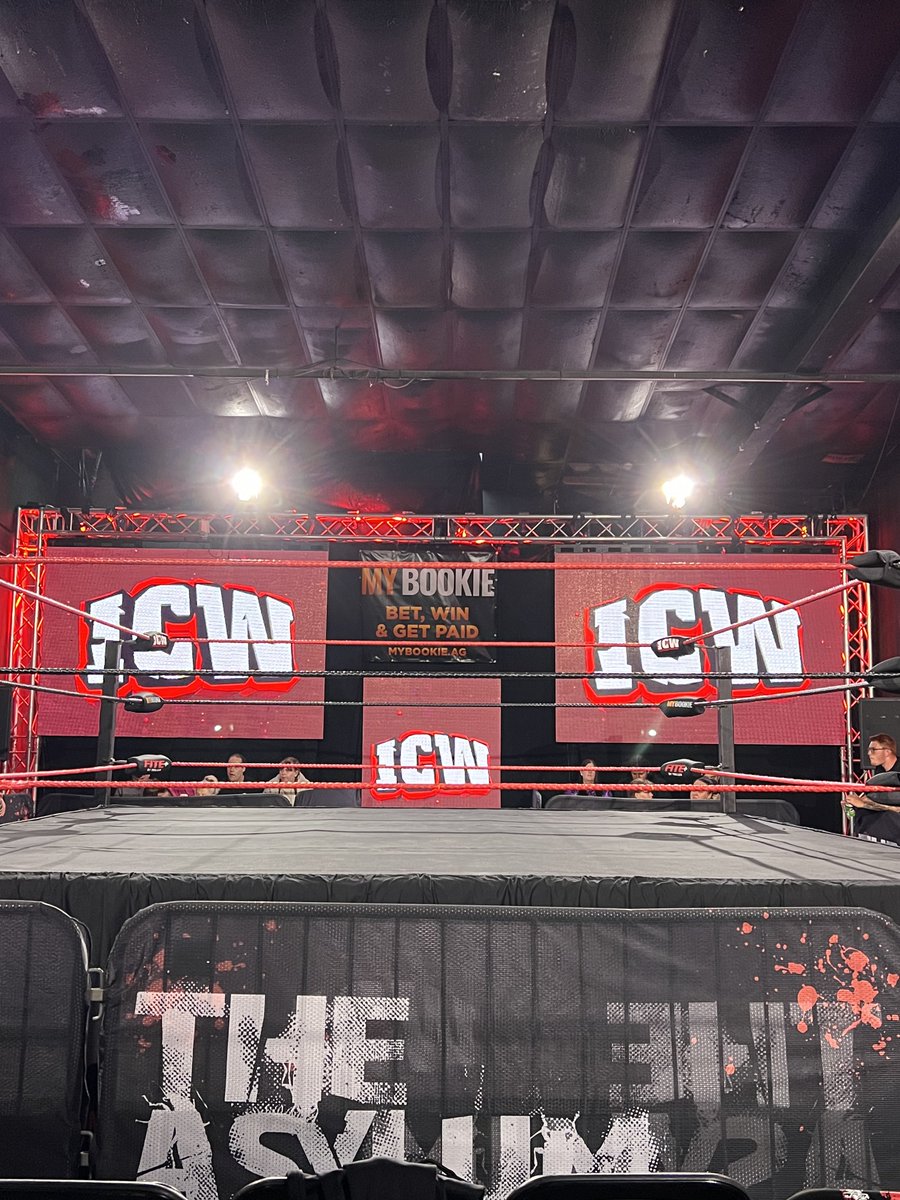 When I was a university student, I spent some time studying at a university in scotland, and on my days off I used to go watch ICW show🏴󠁧󠁢󠁳󠁣󠁴󠁿🩵

And now, I got to reunite with ICW wrestlers here in singapore🇸🇬

The ring truly connects us🤝
Wrestling is full of dreams🗺️✈️