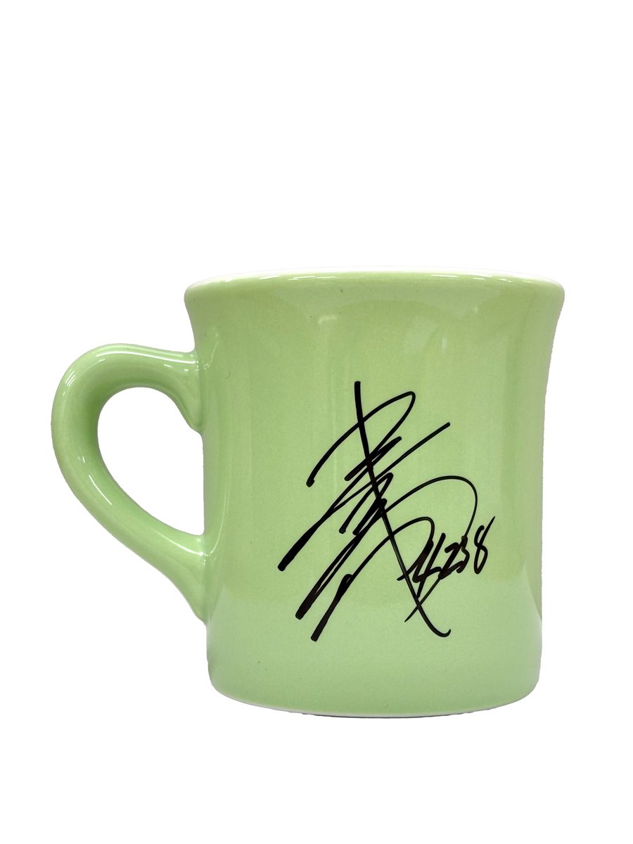 明日の抽選会では選手のサイン入りグッズ(#毒島誠 選手のサイン入り