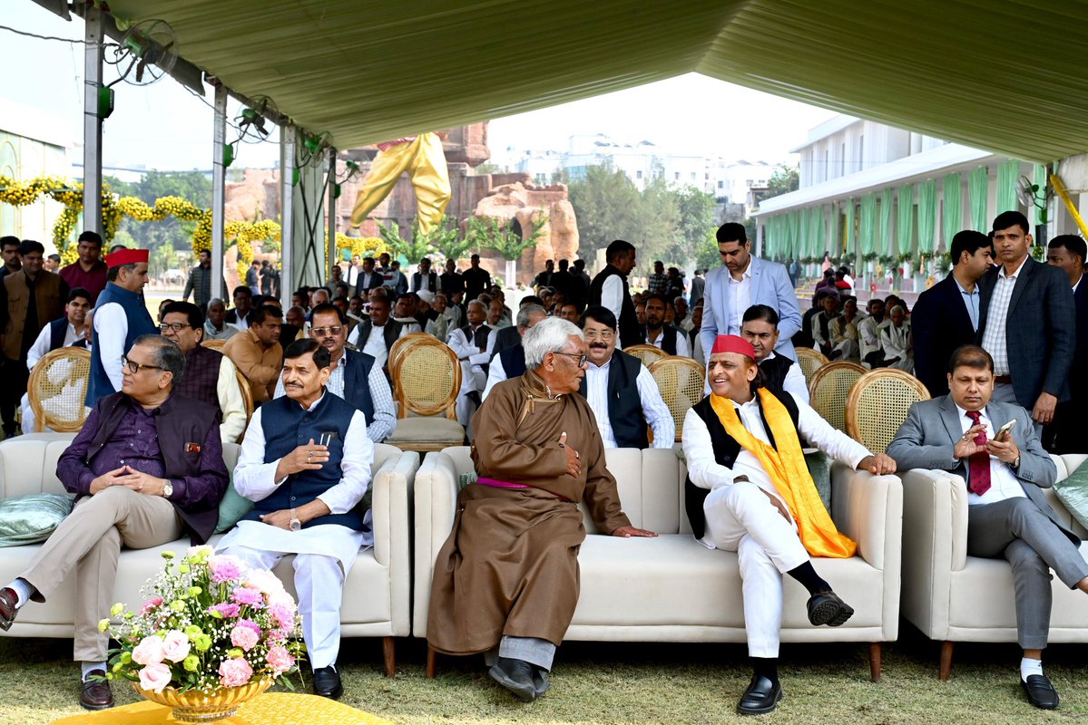 yadavakhilesh's tweet image. परिवार में विवाहोत्सव  

@ सैफई।