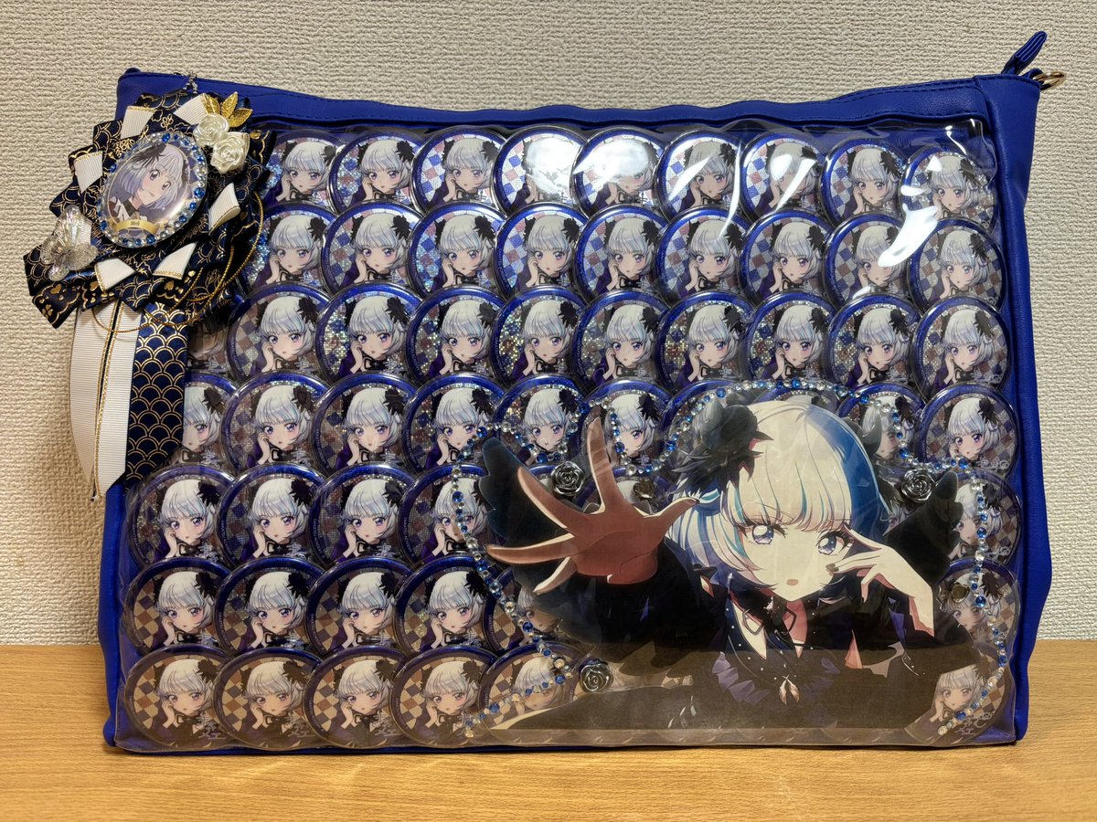 遅くなりましたが、1周年のお祝いも込めてアイカツアカデミー！ホロ缶