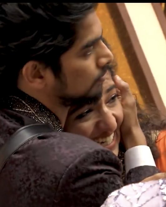 Reality28548778's tweet image. Real VS Reel  #BiggBossTamil9
#Kemy #Sandra