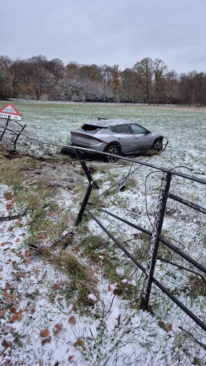 Lekker glad vanmorgen.  Div aanrijdingen en glijpartijen zoals deze op de N237 bij De Bilt.<a href="/rtvutrecht/">RTV Utrecht</a>