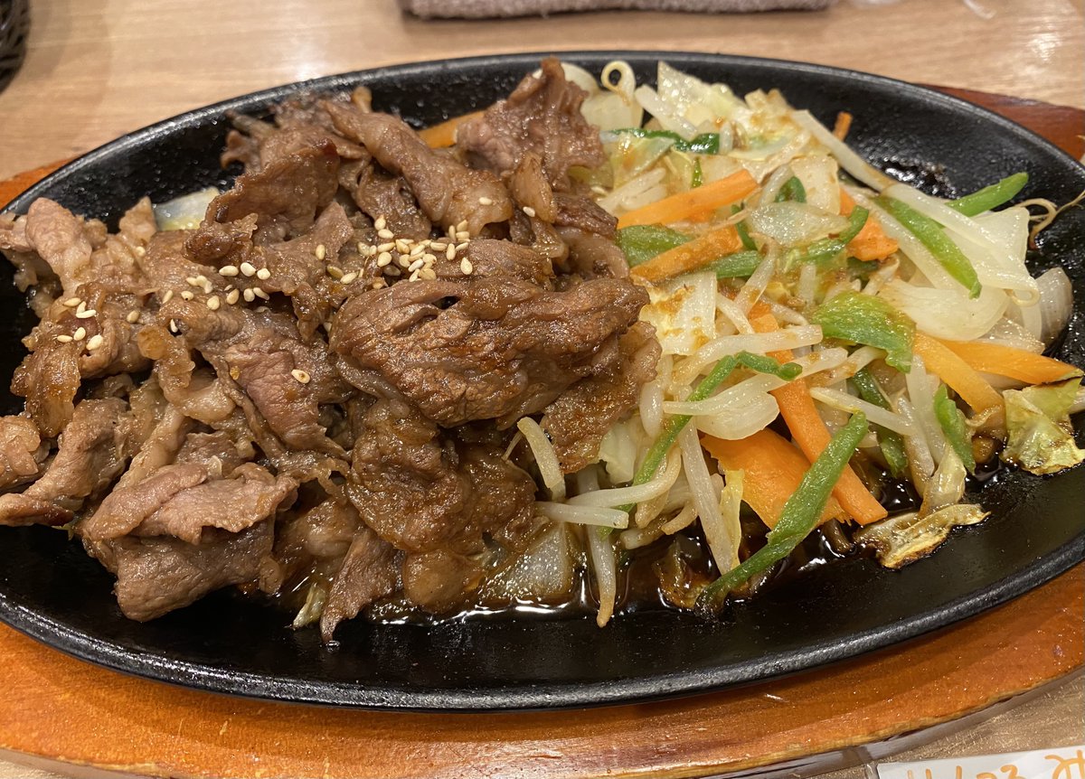 ごはんのアカウントです。

黒毛和牛カルビ鉄板焼き、いただきます😋

#シャルロット
#ご飯ととるのがいいと聞きました