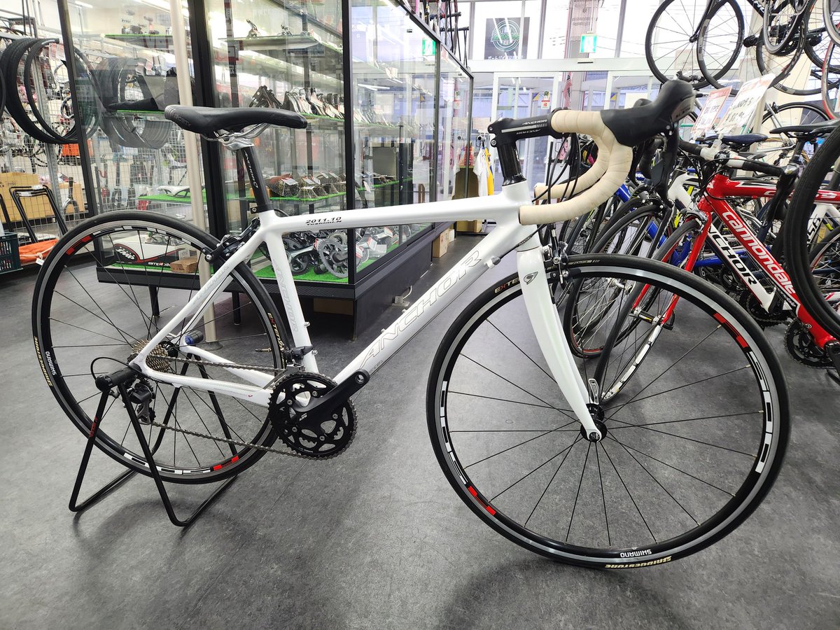 本日紹介の1品 ANCHORの｢RFX8 EQUIPE｣ 軽い漕ぎ出しと快適性に優れた