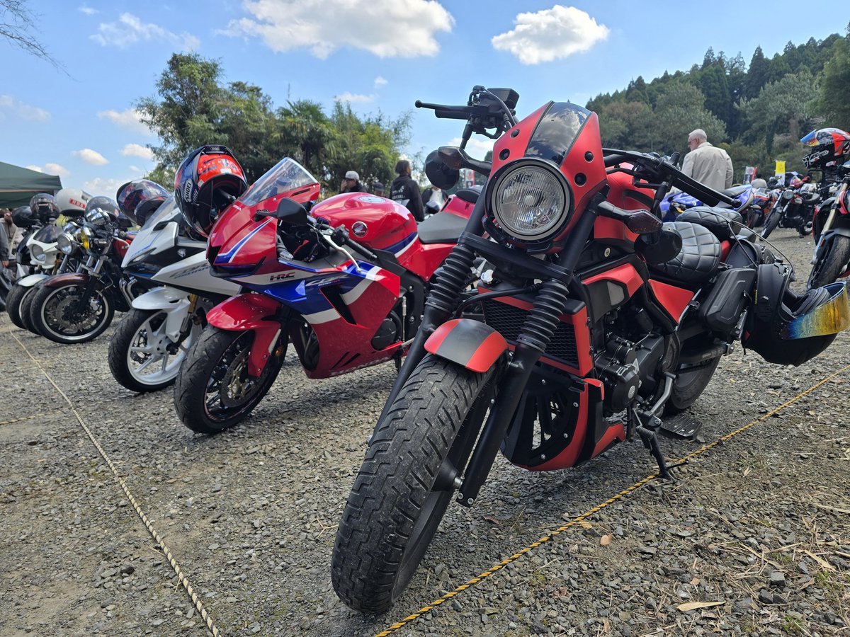 RAIMI1022's tweet photo. 南九州ライダーズフェスタ2025
行ってきました👍️✨
人とバイクの数すごかった❗❗
#南九州ライダーズフェスタ
#レブルミーティング
#レブル250
#Rebel250
#檍神社 https://t.co/RPKOAV9Bwm