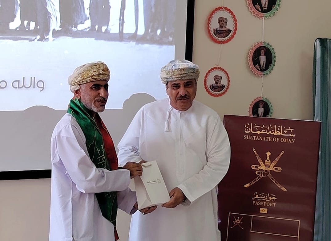 MAFWR_MCT's tweet photo. أقامت إدارة الثروة الزراعية وموارد المياه بمحافظة مسقط احتفالًا بمناسبة اليوم الوطني المجيد، حيث تضمن الحفل إلقاء كلمة بهذه المناسبة الوطنية الغالية عبّر خلالها المتحدث عن الاعتزاز بمنجزات النهضة المتجددة ودور قطاع الثروة الزراعية وموارد المياه في خدمة الوطن. https://t.co/eNt6kSRT5L