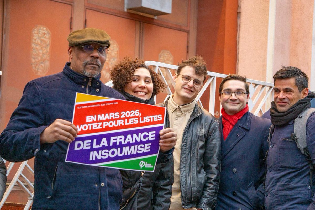 FranceInsoumise's tweet photo. 🟣Les insoumis fiers et populaires prêts pour la convention des élections municipales

👉Participez sur les réseaux sociaux avec le hashtag #ConventionMunicipalesLFI https://t.co/ICne18ZswU