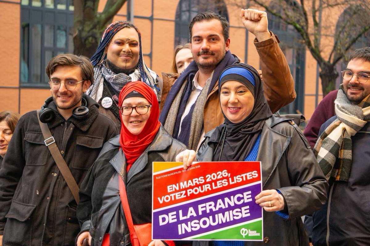 FranceInsoumise's tweet photo. 🟣Les insoumis fiers et populaires prêts pour la convention des élections municipales

👉Participez sur les réseaux sociaux avec le hashtag #ConventionMunicipalesLFI https://t.co/ICne18ZswU