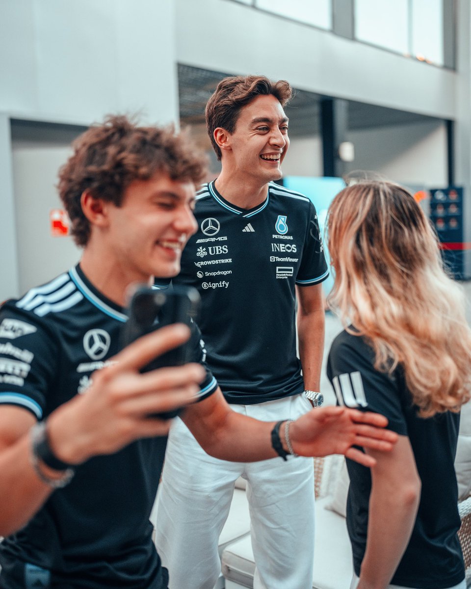 63nius's tweet image. TAKE A BOW, MERCEDES!

doriane f1a champion
george p2
kimi p3

absolute domination in vegas, team @MercedesAMGF1!