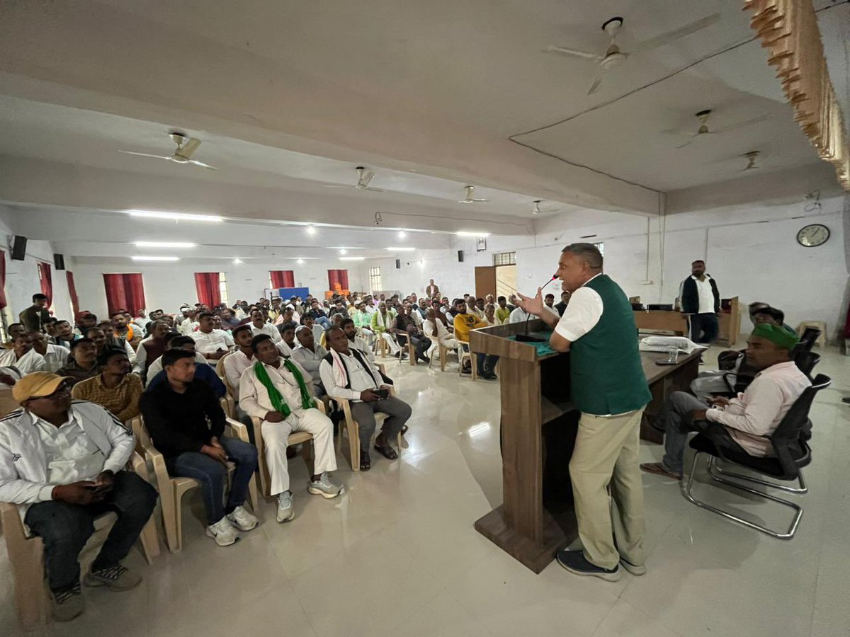 _Sudhaker_singh's tweet image. रामगढ़ विधानसभा के दुर्गावती प्रखंड अंतर्गत किंग्वे टेक्निकल इंस्टिट्यूट, कुल्हड़िया में आयोजित “बूथ समीक्षा बैठक” में शामिल हुए,

बैठक में राष्ट्रीय जनता दल के प्रखंड अध्यक्ष, पंचायत अध्यक्ष, बूथ अध्यक्ष सहित सभी सम्मानित साथियों की उपस्थिति रही,

समीक्षा के दौरान प्रत्येक बूथ…