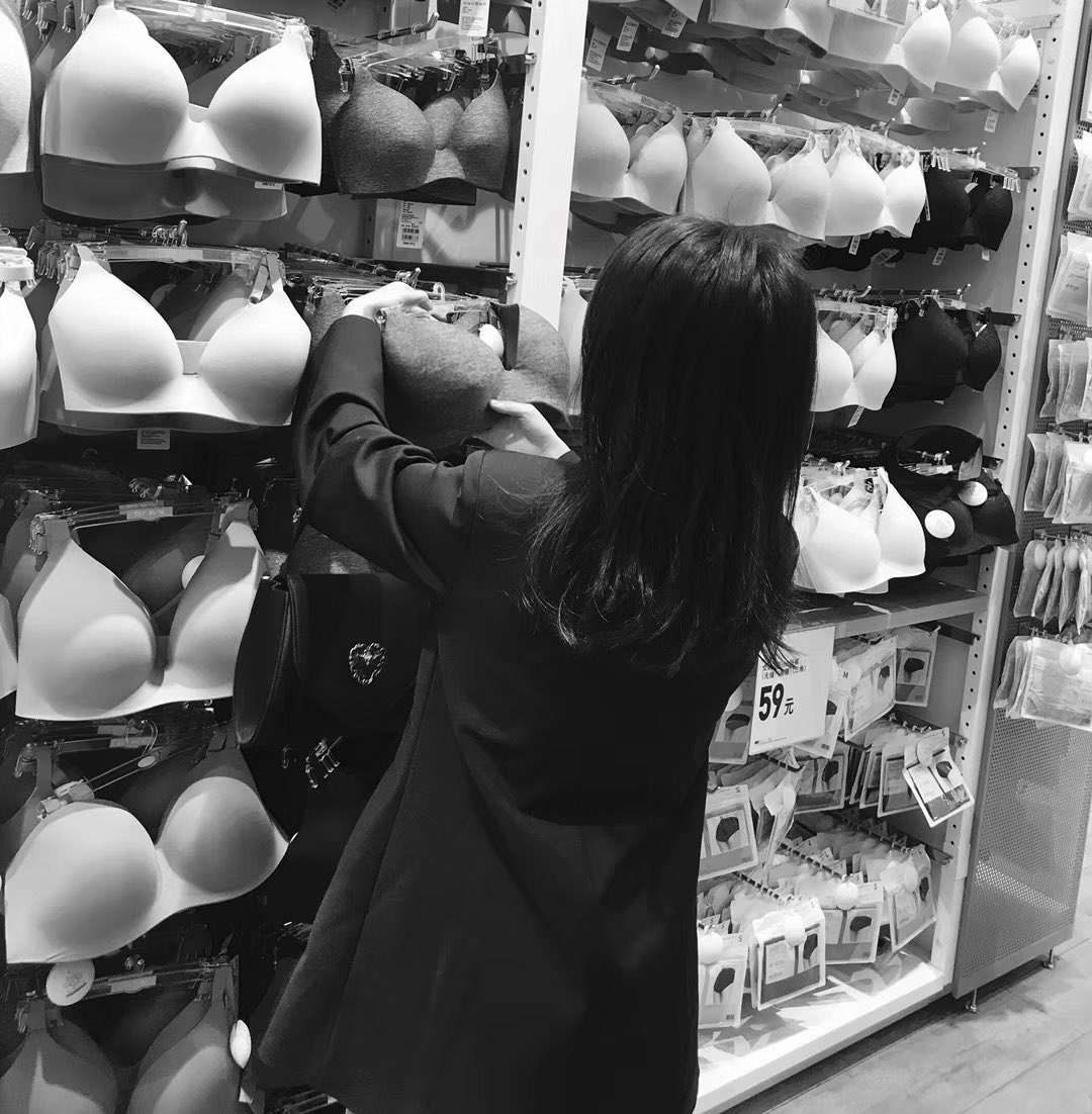 Ada902213's tweet image. 我只是爱睡酒店 又不是爱睡男人 …