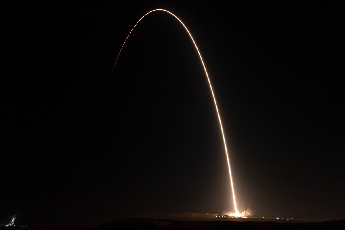 SpaceX's tweet image. Falcon 9 launches 28 @Starlink satellites from California